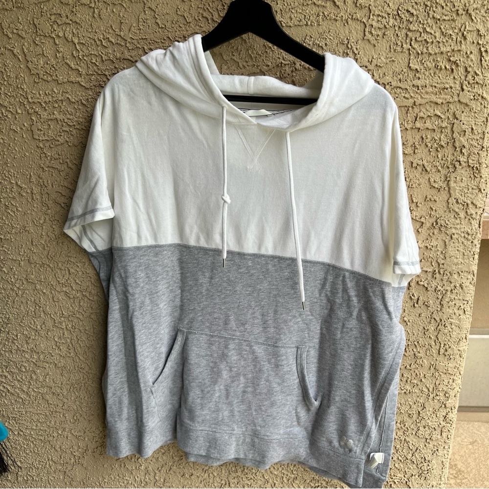 VS short sleeve hoodie